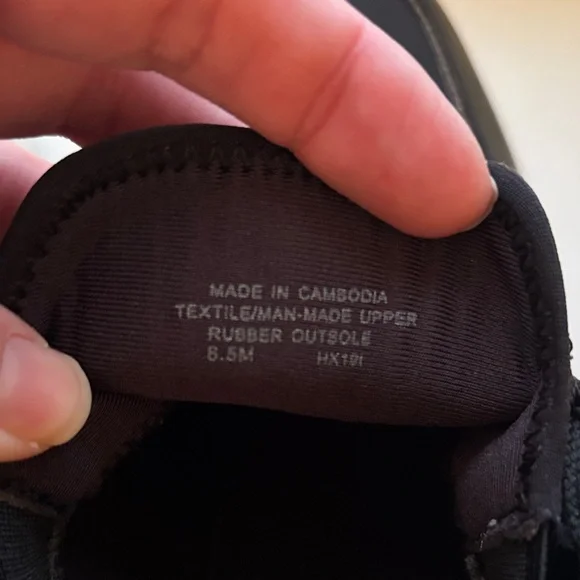 Michael Kors Women’s Black & Gold Liv Logo Mixed- Media Trainer Sneaker size 8.5 - Picture 7 of 9